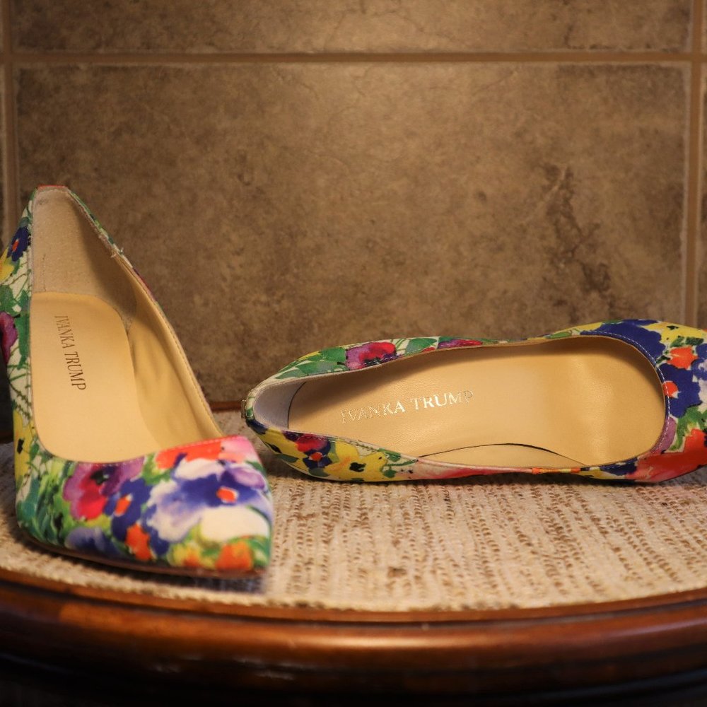 Ivanka Trump 6M Floral Stilleto Pointed Toe Pump